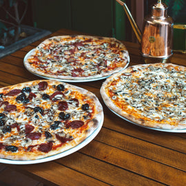 Pizza obținute într-o șarjă la cuptorul modular pe lemne Mons Mellis